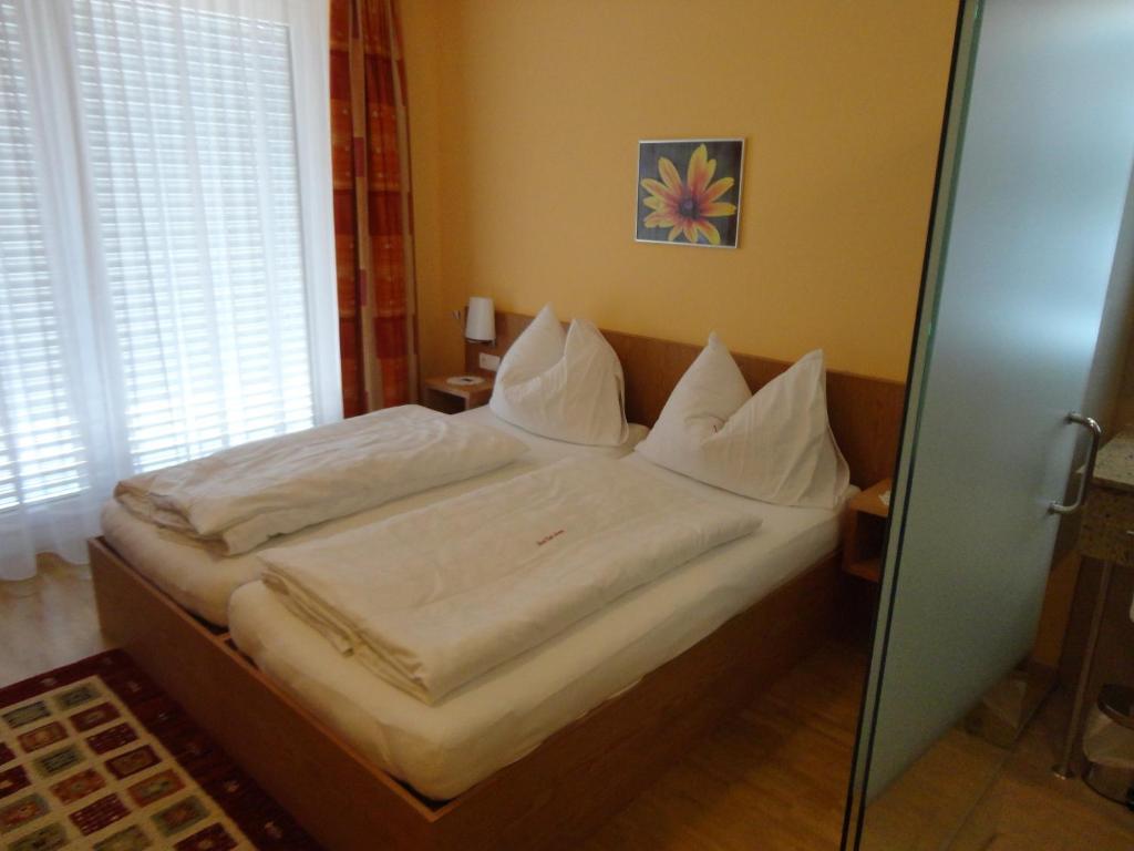 Hotel Cafe Lorenz ホーエネムス 部屋 写真
